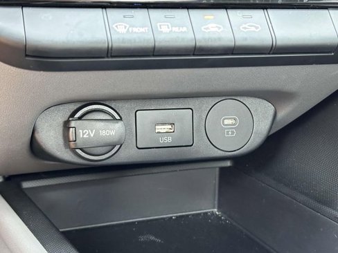 Used 2024 Hyundai Elantra SEL image 19