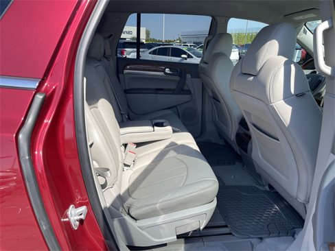Used 2010 Buick Enclave CXL image 16