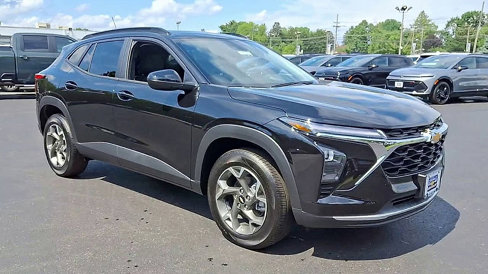 New 2025 Chevrolet Trax LT w/ Sunroof Package image 2