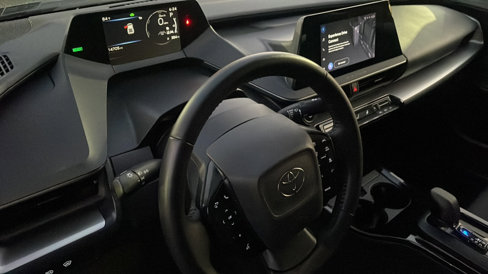 Used 2023 Toyota Prius LE image 30