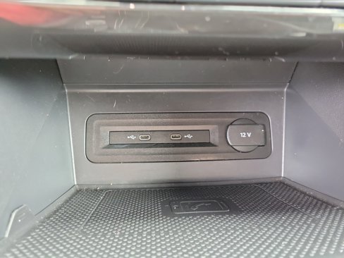 Used 2021 Volkswagen Atlas Cross Sport SEL Premium image 27