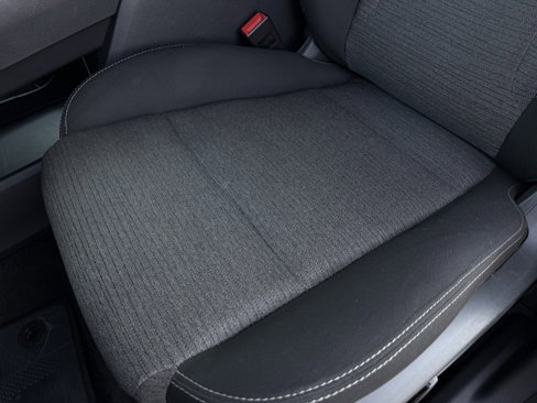 Used 2023 Nissan Rogue SV image 23