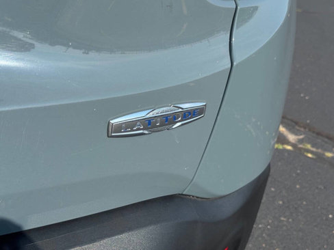 Used 2017 Jeep Renegade Latitude image 31