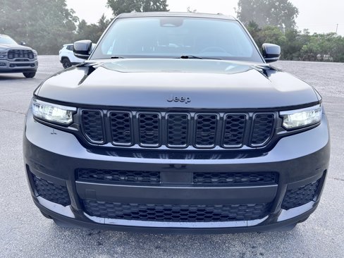 Used 2023 Jeep Grand Cherokee L Laredo image 3