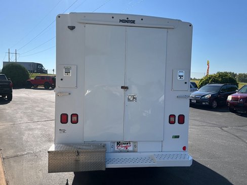 Used 2019 Chevrolet Express 3500 w/ Power Convenience Package image 8