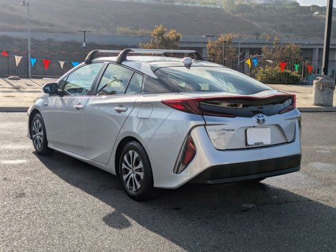 Used 2022 Toyota Prius Prime LE image 3