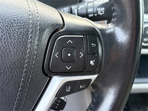 Used 2019 Toyota Highlander XLE image 15
