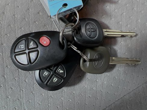 Used 2015 Toyota Sienna LE image 35