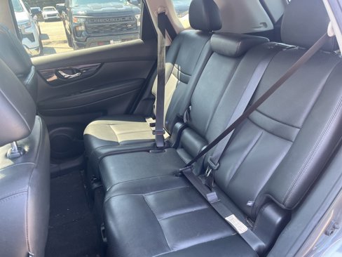 Used 2020 Nissan Rogue SL image 17