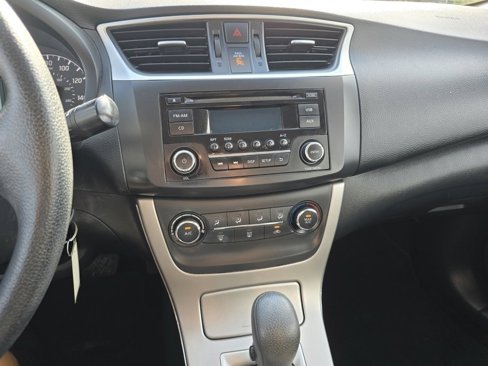 Used 2015 Nissan Sentra S image 32