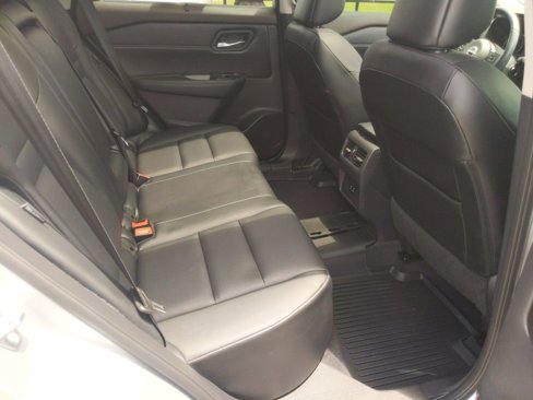 Used 2022 Nissan Rogue SV image 33