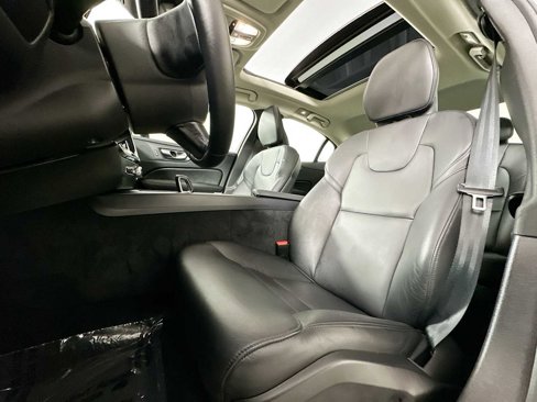Certified 2025 Volvo S60 B5 Core image 19
