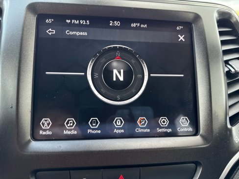 Certified 2020 Jeep Cherokee Trailhawk w/ Comfort/Convenience Group image 34