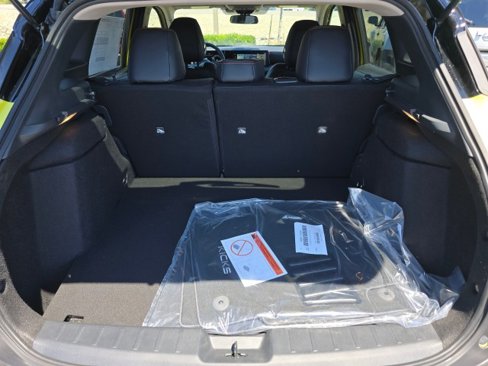 New 2025 Nissan Kicks SR w/ SR Premium Package image 15