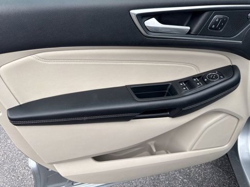 Used 2024 Ford Edge Titanium image 11
