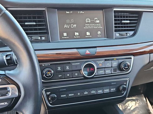 Used 2019 Kia Cadenza Premium image 28