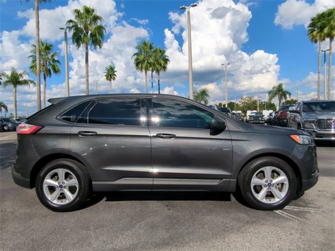 Used 2020 Ford Edge SE image 4