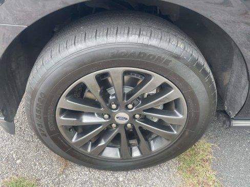Used 2021 Ford Expedition Limited image 9