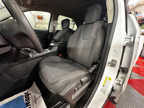Used 2017 Chevrolet Equinox LT image 14