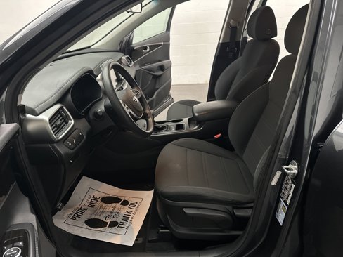 Used 2020 Kia Sorento LX image 16