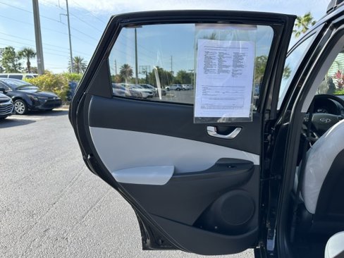 Used 2023 Hyundai Kona SEL w/ Convenience Package image 42