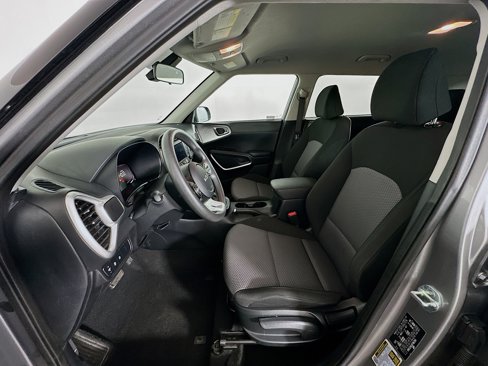 Used 2023 Kia Soul LX w/ LX Technology Package image 13