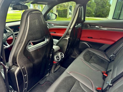 Used 2019 Alfa Romeo Stelvio Quadrifoglio image 17
