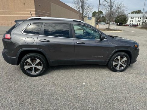 Used 2019 Jeep Cherokee Limited w/ Luxury Group image 38