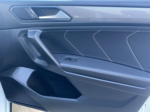 Certified 2022 Volkswagen Tiguan SE image 26