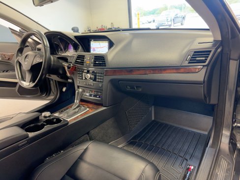 Used 2010 Mercedes-Benz E 550 Coupe image 29