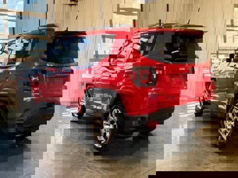 Used 2018 Jeep Renegade Latitude image 18