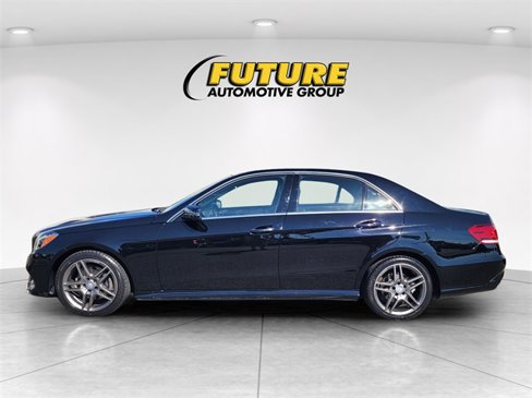 Used 2015 Mercedes-Benz E 400 Sedan w/ Lighting Package image 6