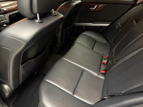 Used 2010 Mercedes-Benz GLK 350 4MATIC image 19