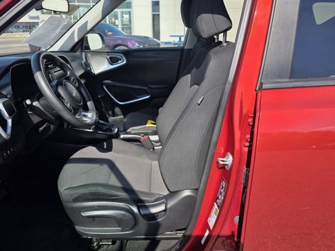 Used 2023 Kia Soul LX image 19
