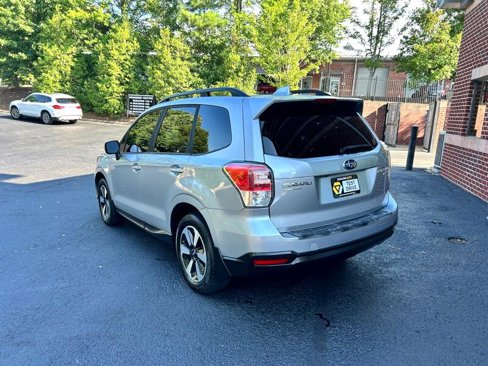 Used 2017 Subaru Forester 2.5i Premium w/ All-Weather Package image 5