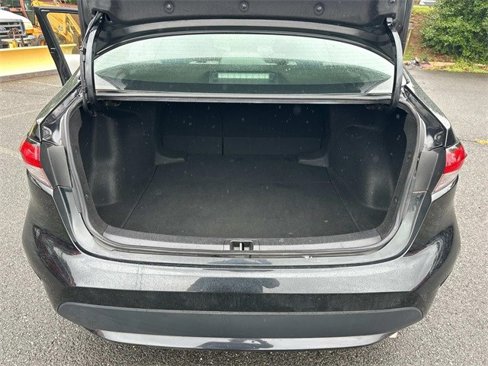 Used 2022 Toyota Corolla LE image 12