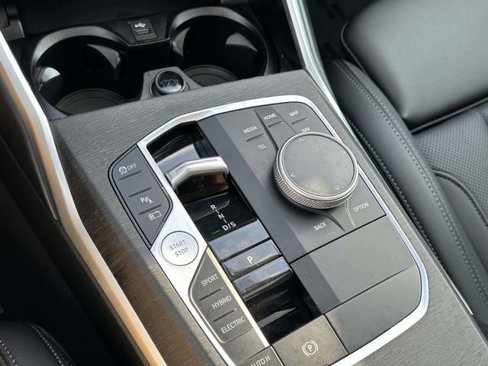 Certified 2024 BMW 330e xDrive image 38