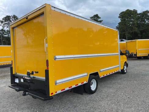 Used 2021 GMC Savana 3500 Extended w/ Power Convenience Package image 6