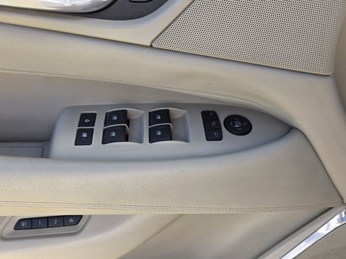 Used 2015 Cadillac Escalade Premium image 3