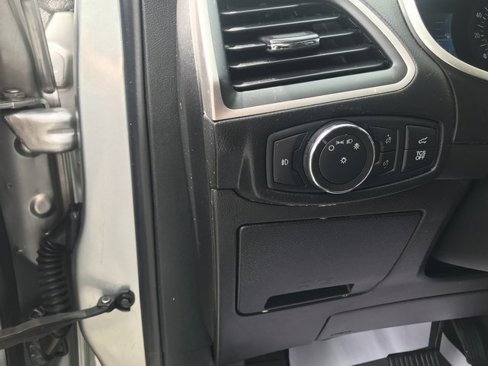 Used 2021 Ford Edge SEL w/ Convenience Package image 7