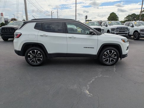 Used 2023 Jeep Compass Limited image 4