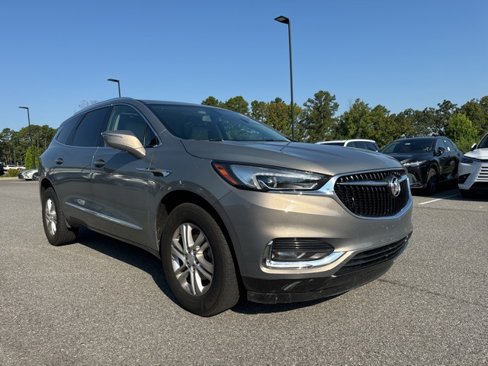 Used 2018 Buick Enclave Essence image 2