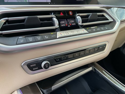 Used 2022 BMW X5 xDrive40i w/ Premium Package image 18