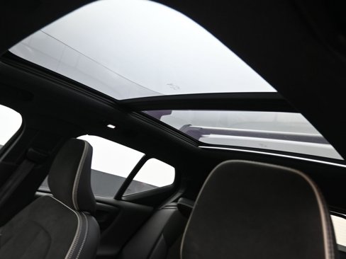 Certified 2022 Volvo XC40 P8 Recharge Ultimate image 27