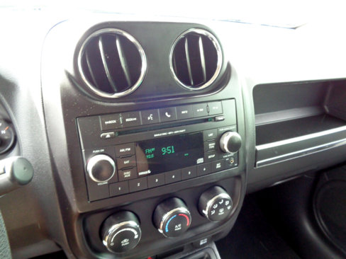 Used 2017 Jeep Patriot Sport image 32