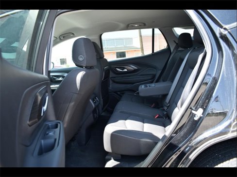 Used 2024 GMC Terrain SLE image 16