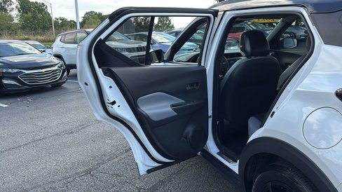 Used 2021 Nissan Kicks SR w/ SR Premium Package image 28