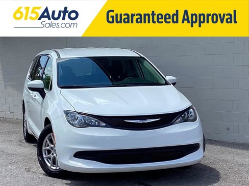 Used 2023 Chrysler Voyager LX image 1