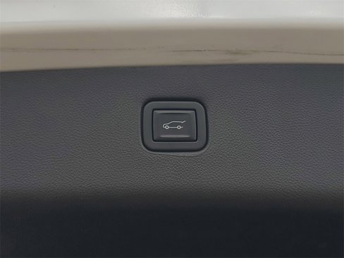 Used 2022 Chevrolet Blazer RS w/ Enhanced Convenience Package image 9