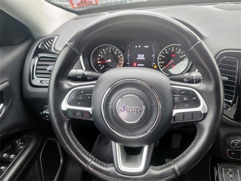 Used 2020 Jeep Compass Latitude image 17